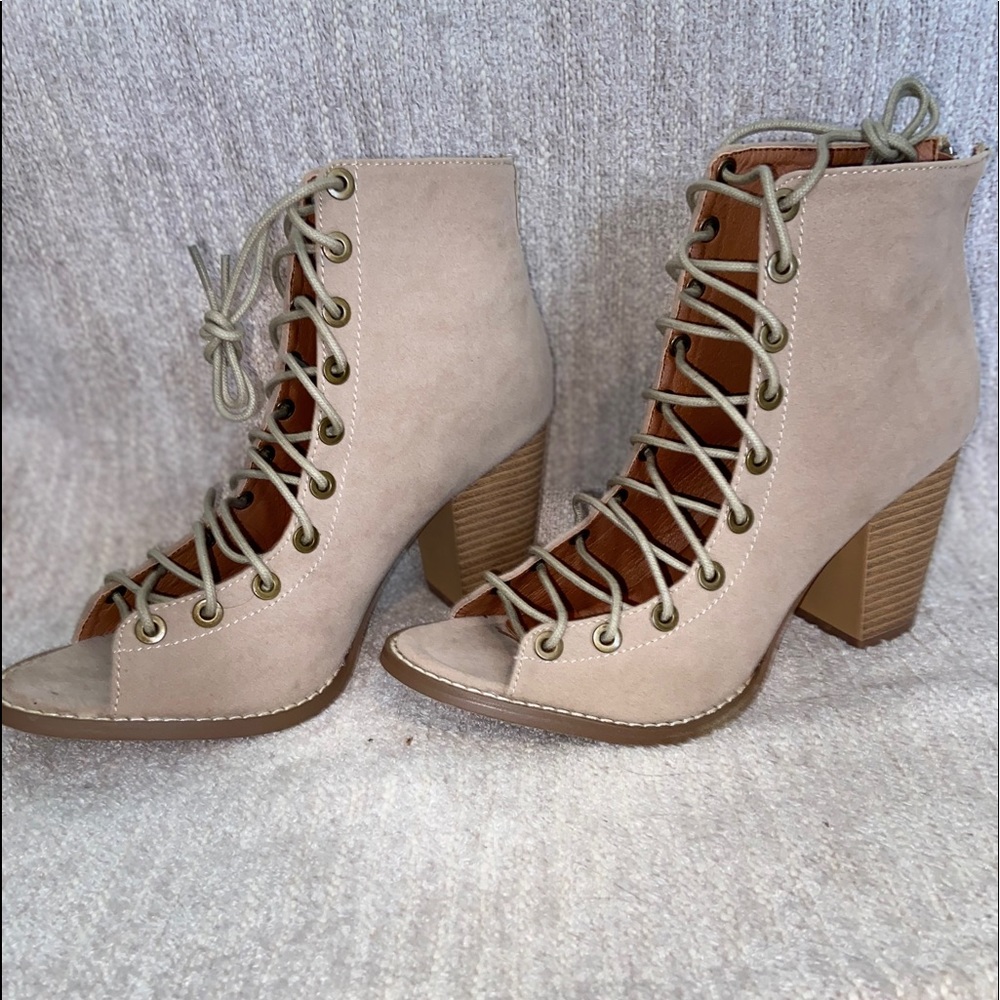 lace up Heels